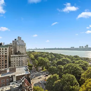 ** Отель Riverside Tower США
